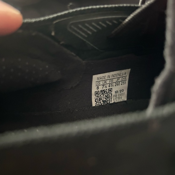 black adidas predator elites - Picture 3 of 3